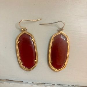 Kendra Scott Elle Gold Drop Earrings in Maroon